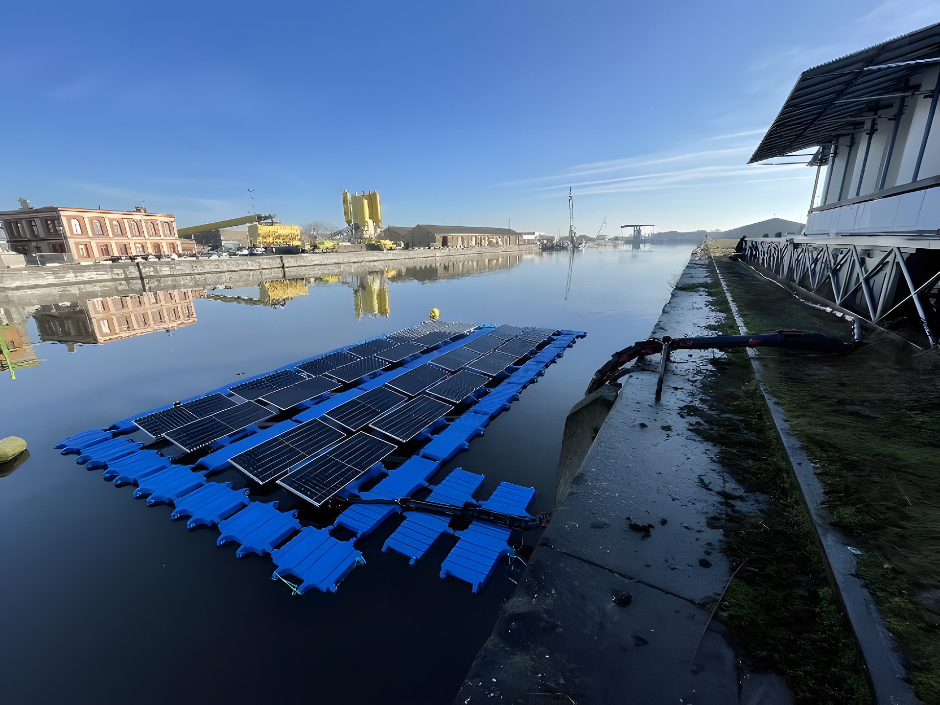 Parque solar flutuante no Port Oostende, Bélgica